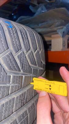  225/4517" használt Hankook téli gumi gumi