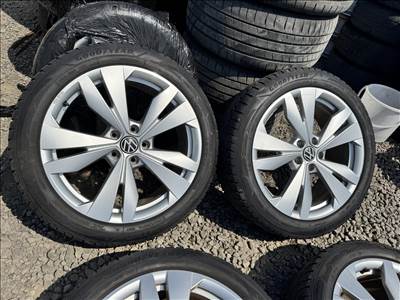  19 Gyari Vw ID Alufelni garnitura Teligumikkal. 5x112
10A 071 499 A