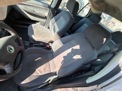Skoda Fabia I Bal első Fejtámla *167892*