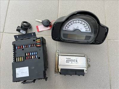 Smart fortwo 451 1.0T motorvezérlő elektronika  a1321532679 0261201385