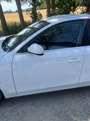 Audi A4 (B8 - 8K) Bal első ajtó LY9C