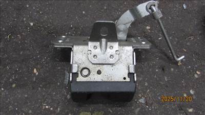Opel Corsa C csomagtér ajtó alsó zár (90534769)