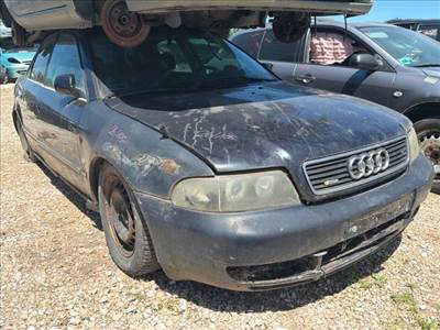 Audi A4 (B5 - 8D) 1.6 Jobb első Kerékagy *166226*