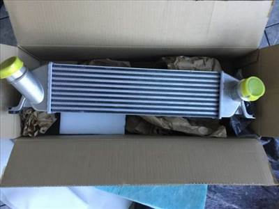 Hyundai H1 TQ intercooler hűtő 281904A481