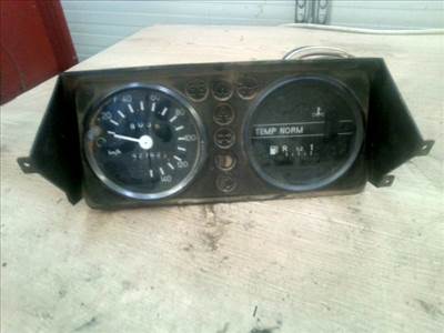 TRABANT 1,1 Kilóméteróra
