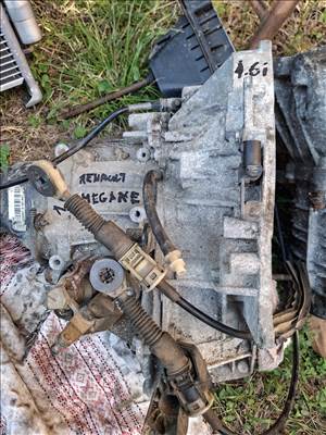 Renault Megane 1,6 benzines sebességváltó eladó.
