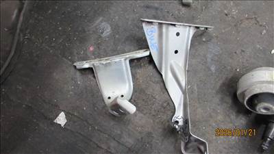 Audi A4 (B6/B7) Avant 2.0 TFSI első sárvédő tartó konzol (8E0821135A, BWE)