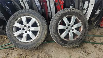  5x114.3 lyukosztású 17" használt (gyári felni) alufelni, rajta 235/65 használt gumi