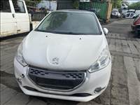 Peugeot 208 bontott alkatrészei