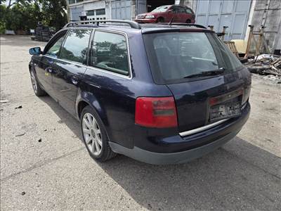 Audi A6 (C5 - 4B) 2.5 TDI CSOMAGTÉR ajtó 