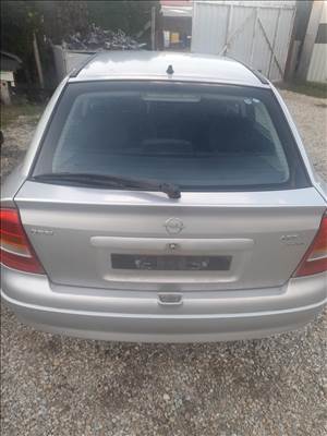 Opel astra g csomagtér ajtó z147
