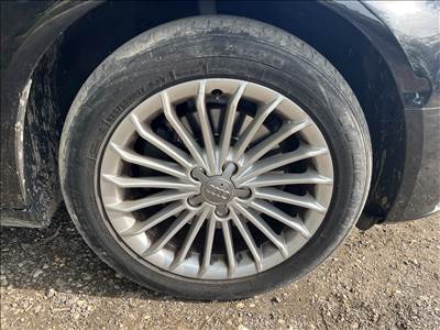 Audi A4 (B8 - 8K) Felniszett 