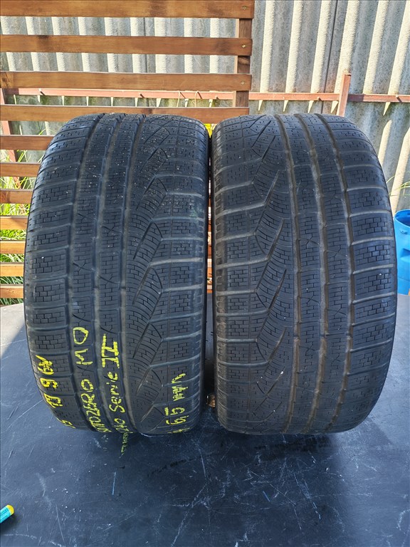 255 35 R19 96V Pirelli Sottozero Winter210 Serie II. DOT 2624  Profilmèlysèg 6,5mm  20000Ft/db 2. kép