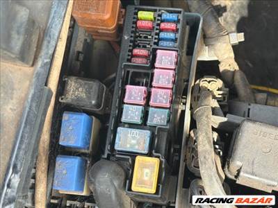 Nissan Pick-Up (D22) 2.5 Di 4×4 King Cab Biztosítéktábla Motortér *164138*