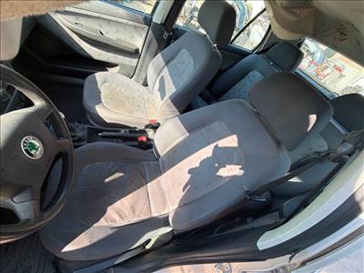 Skoda Fabia I Jobb első Fejtámla *167894*