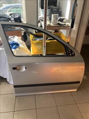 Skoda Octavia II Jobb első ajtó 