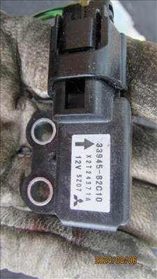Suzuki SX4 I 1.9 DDiS i-4WD ütközés szenzor (33945-82C10, D19AA)