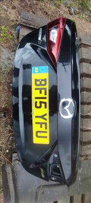 Mazda 3 (BM) Bal hátsó belső lámpa 