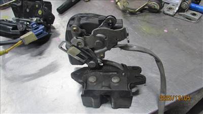 Toyota Corolla Verso (AR10) csomagtérajtó zárszerkezet (101528-3000/S781T-BL500)