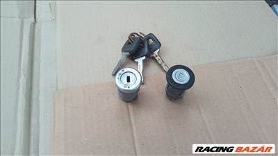 Volvo 6846569 850 ajtó és csomagtérzár kulccsal