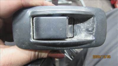 Toyota Corolla Verso (AR10) jobb hátsó ablakemelő kapcsoló (84801-0F030)