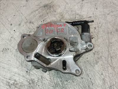 Volkswagen Passat B7 Vákumpumpa *153824* 03l145100f
