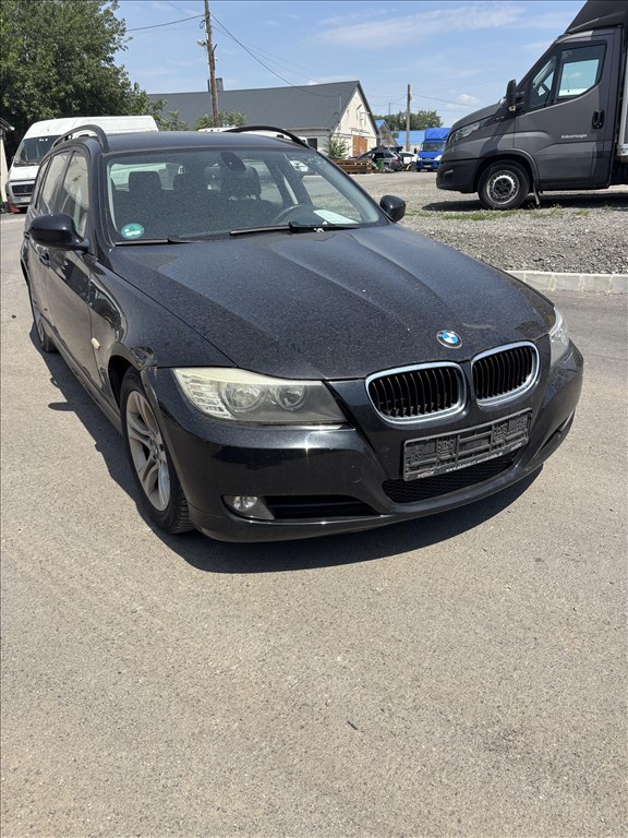BMW 320 (E90, E91, E92, E93) bontott alkatrészei 2. kép