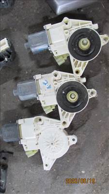 Mercedes GLK bal első ablakemelő motor a2048200142