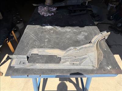 Audi Q5 (8R) Jobb hátsó lökhárító tartó 8r0825214