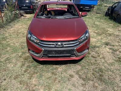 Lada Vesta 1.6i motorhàztető