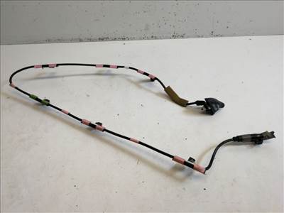 Mazda 2 (DE) antenna talp