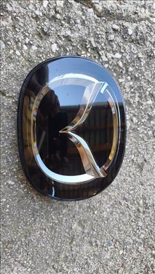 Mazda CX-5 (KF) első embléma 