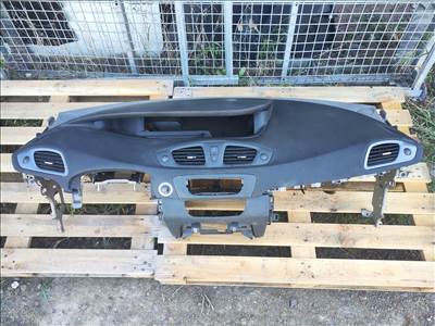 Renault Scénic III műszerfal héj