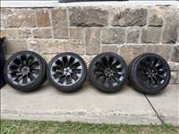 Tesla Model Y Induction nyári gumi garnitúra kompletten szerelve Model Y 20" fekete felni szett