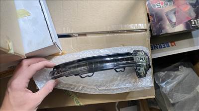 Audi A4 (B9 - 8W), Audi A5 (B9 - 8W) bal oldali visszapillantó index  8w0949101a
