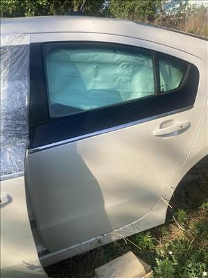 Opel Ampera bal hátsó ajtó gyöngyházfehér színben