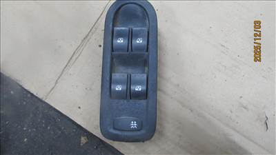 Renault Mégane II bal első ablakemelő kapcsoló (156018070)