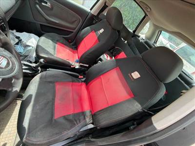 Seat Ibiza III Bal első Fejtámla *168541*