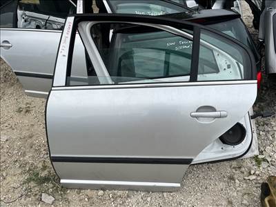 Skoda Superb I Bal hátsó ajtó 9102