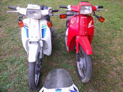 HONDA SCOOPY RÉGI OLDTIMER KISMOTOROK,,2DB HIÁNYOSAN CSAK EGYBEN OLCSÓN