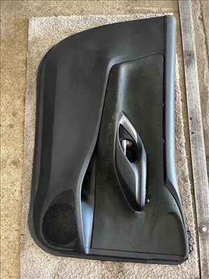 Toyota Yaris GR - Belső ajtókárpit
