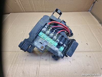 SKODA FABIA II (5J) Biztosítéktábla Motortér (2007–) 6R0937621 6R0937550A