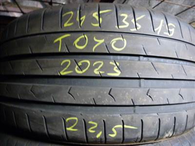  2db 245/3519" használt Toyo Tires nyári gumi eladó.