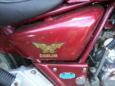 Daelim VT 125 Evolution (2000) DAELIM VT 125 F-RŐL:1 PÁR SZÍNREFÚJT OLDALDEKNI