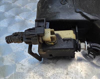 Opel Astra J Központi zár motor tankajto 