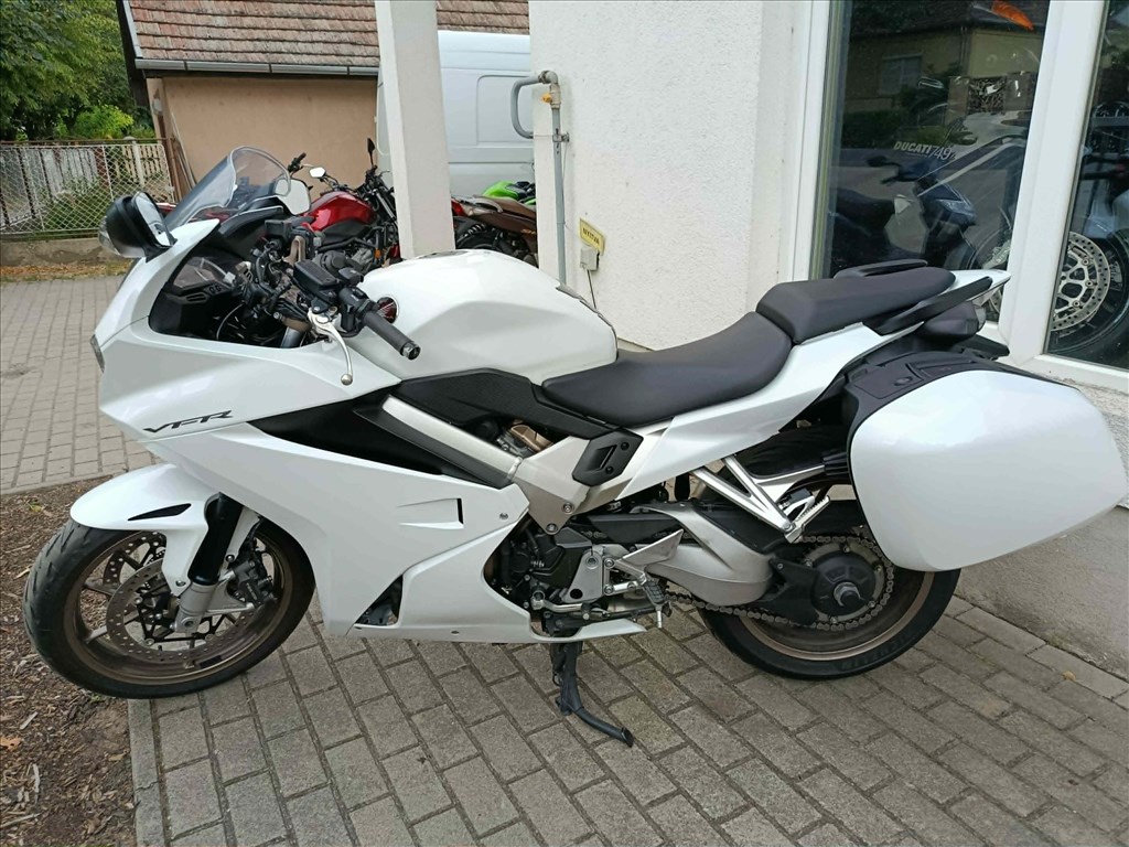 Honda VFR 800 (2016) 2. kép