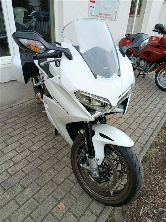 Honda VFR 800 (2016) 9. kép