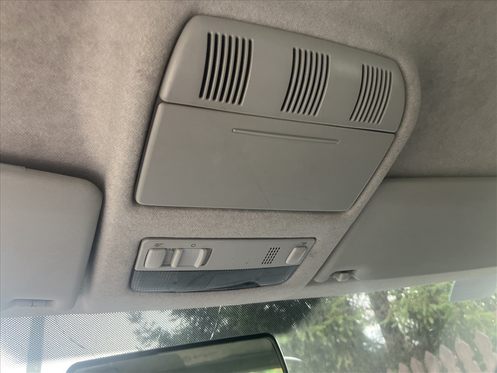 Skoda Octavia II bontott alkatrészei 12. kép