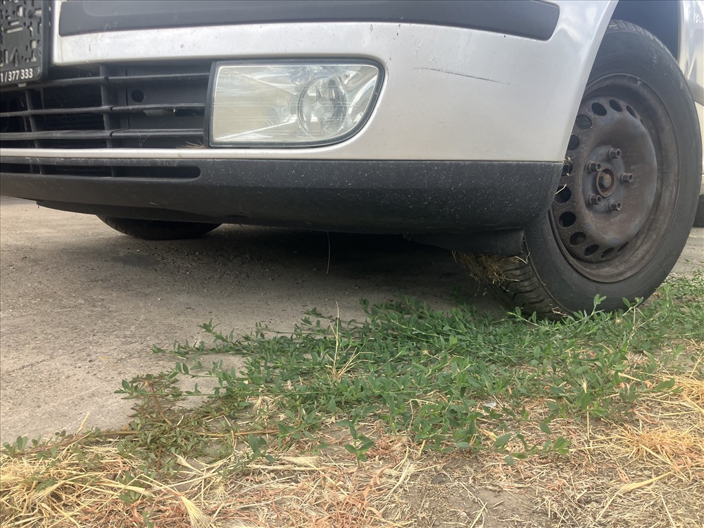 Skoda Octavia II bontott alkatrészei 16. kép