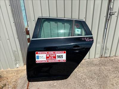 VOLVO V60 Bal hátsó Ajtó (Részeivel)